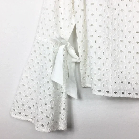 Avec Les Filles White Eyelet Trumpet Sleeve Top - Picture 5 of 6